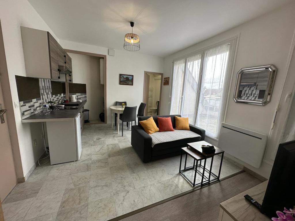 Spacious Flat Close To The Railway Station Troyes Dış mekan fotoğraf