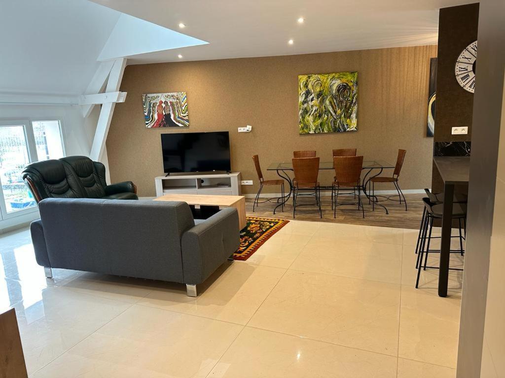 Spacious Flat Close To The Railway Station Troyes Oda fotoğraf