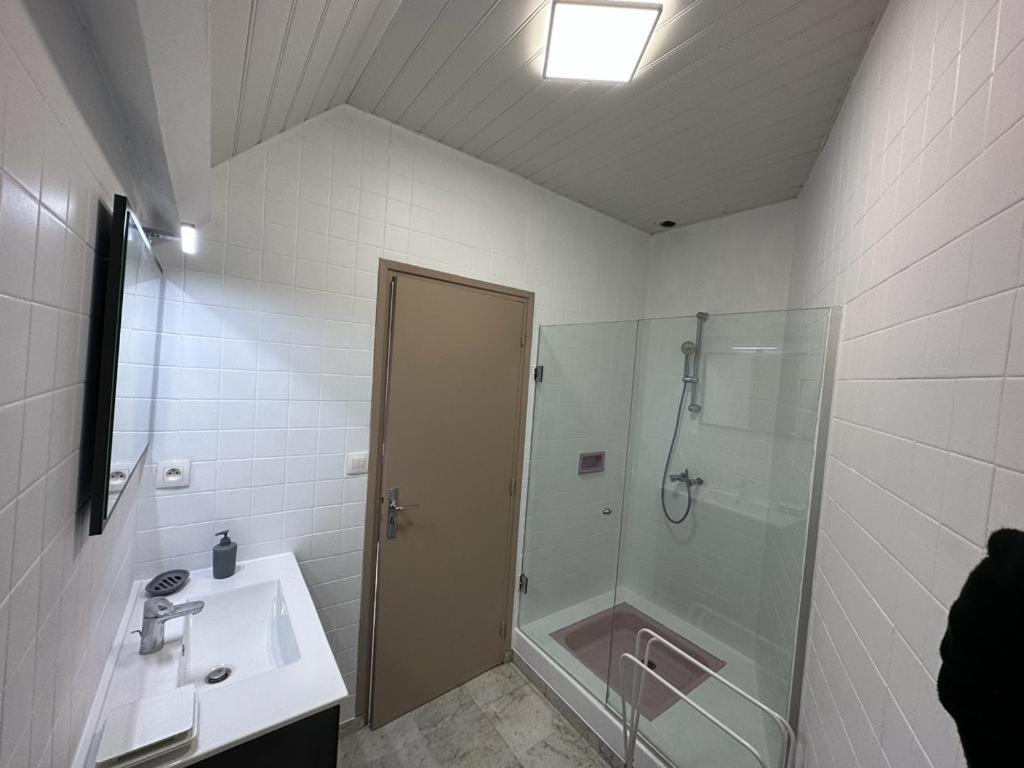 Spacious Flat Close To The Railway Station Troyes Oda fotoğraf