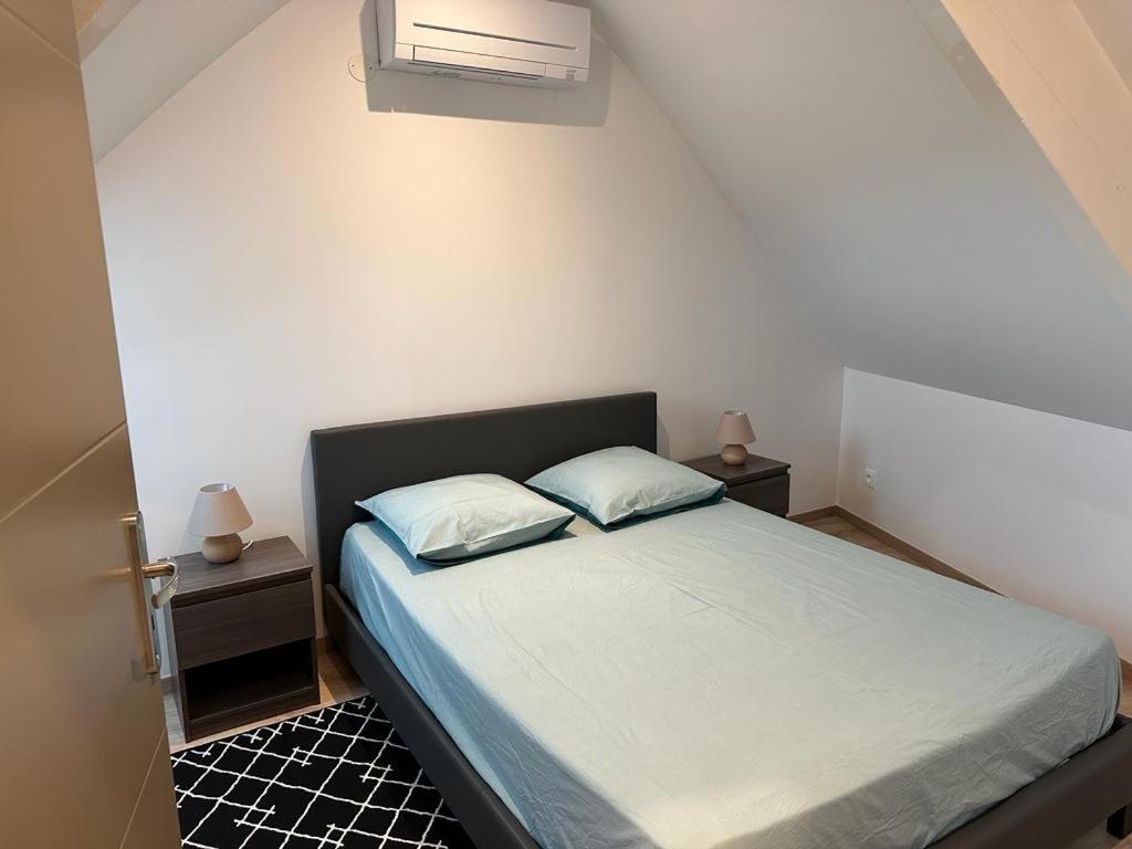 Spacious Flat Close To The Railway Station Troyes Oda fotoğraf