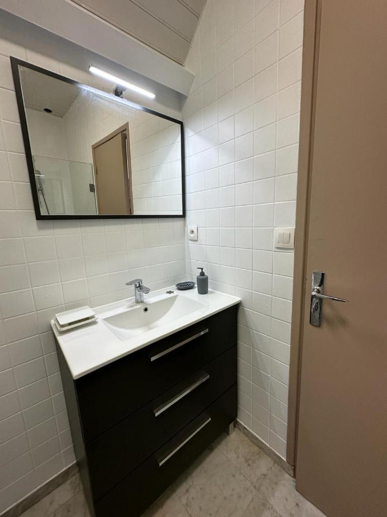 Spacious Flat Close To The Railway Station Troyes Oda fotoğraf